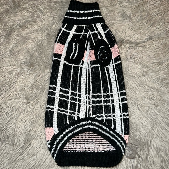 new Mabel & James preppy Burberry looking print dog sweater (XS) - Picture 3 of 9